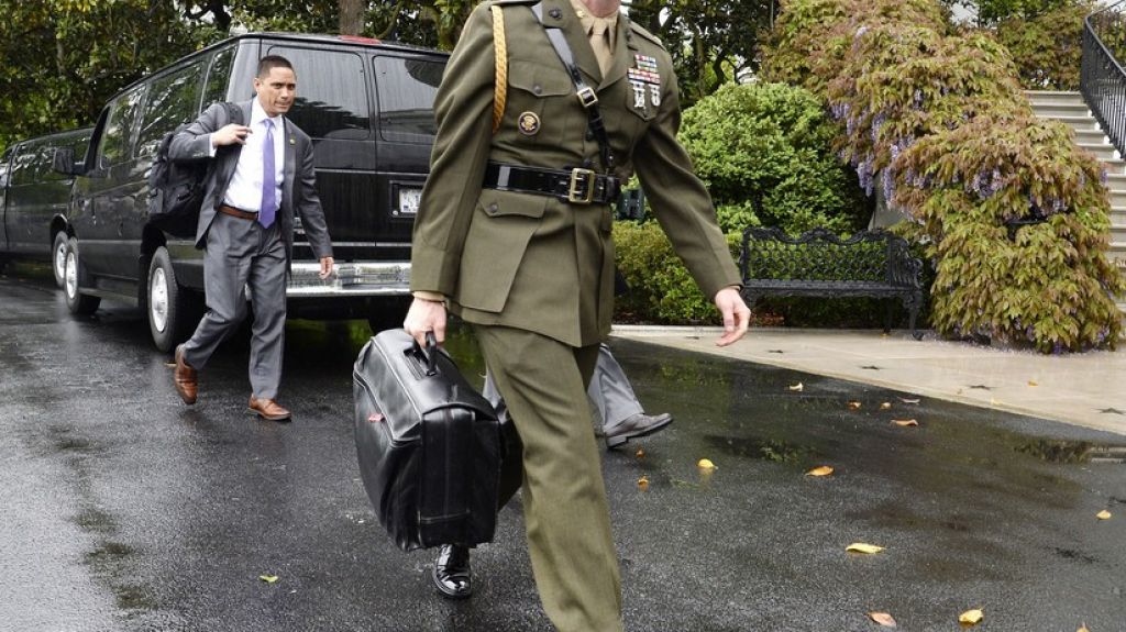  Trump est&aacute; "dispuesto a manejar la responsabilidad" de lanzar un ataque nuclear 