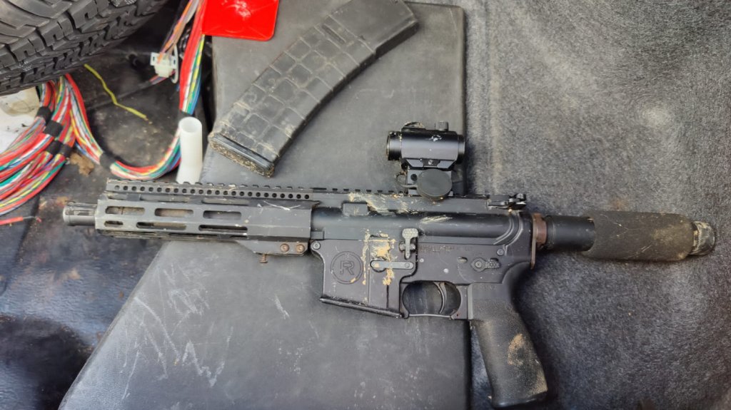  Arrestan a una pareja en Maricao con un rifle de asalto 