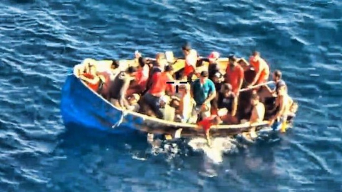 Rescatan a 33 balseros cubanos en Boca Raton; cancelan bÃºsqueda de otros 2