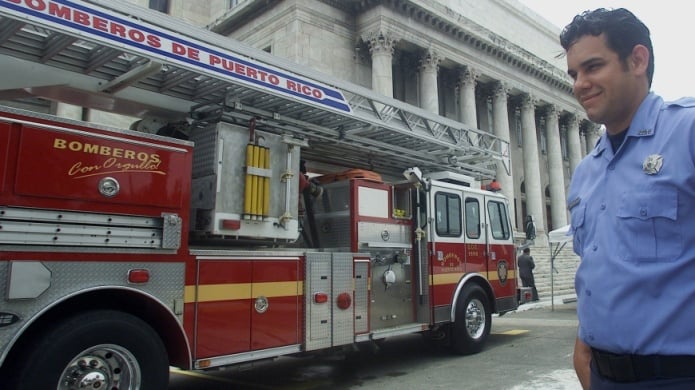 Bomberos de Puerto Rico y New York reparan el sistema de comunicaciÃ³n para emergencias