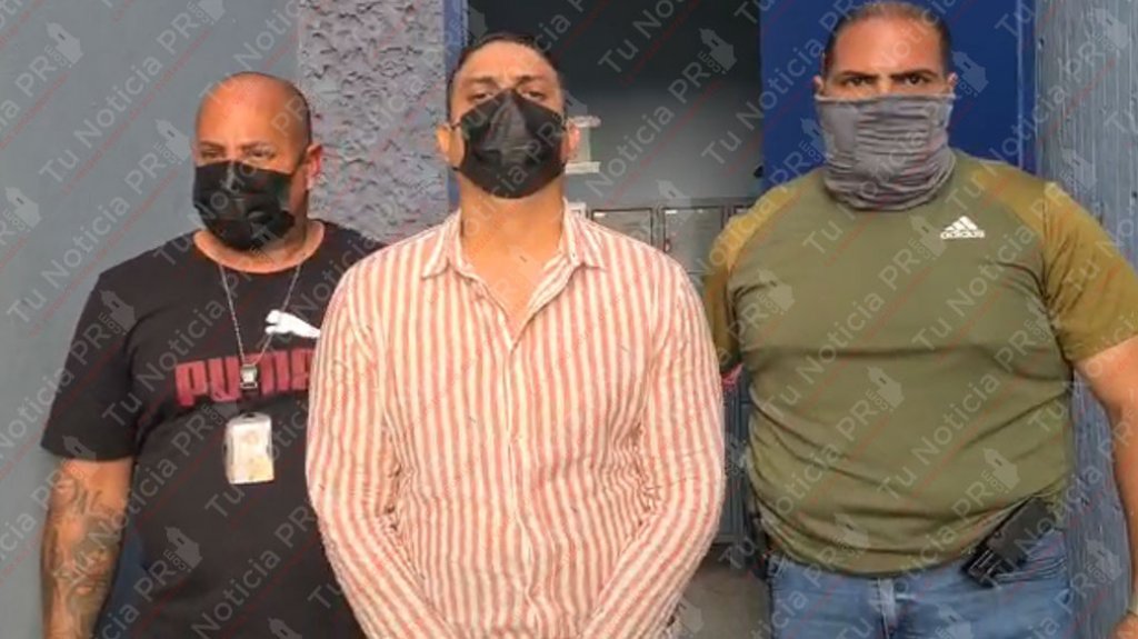  Video del novio de la &ldquo;Taina&rdquo; luego de ocuparle 37 libras de marihuana anoche en San Juan 