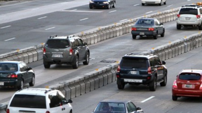 Carril reversible de Caguas a San Juan, no lo utilices sÃºper TapÃ³n, por  accidente 

