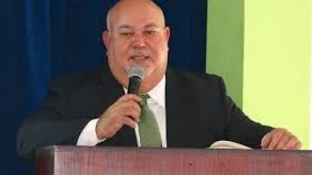  &lsquo;Johnny&rsquo; M&eacute;ndez se compromete con la rehabilitaci&oacute;n del Malec&oacute;n de Gu&aacute;nica 