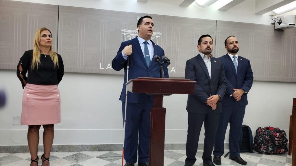  Subsecretario de la Gobernaci&oacute;n insiste Rossell&oacute; no va a renunciar 