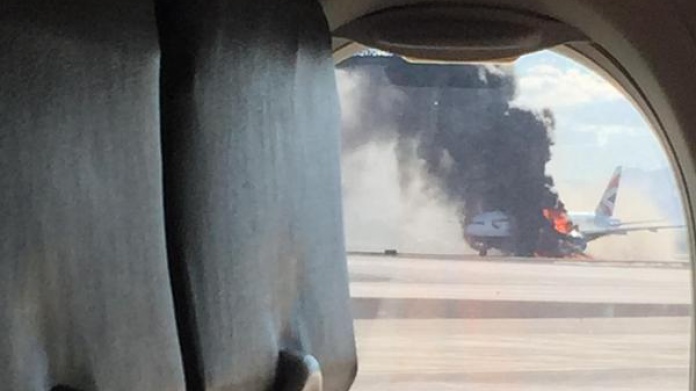 Fotos, Videos: Un aviÃ³n de pasajeros se incendia en el aeropuerto de Las Vegas