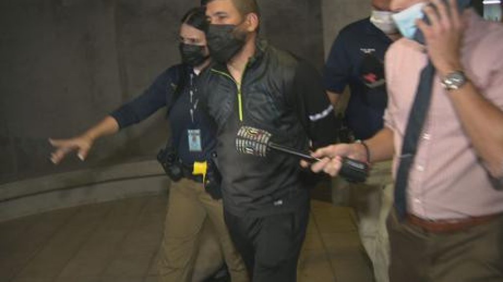  Video: 175 mil de fianza a boxeador Juanma L&oacute;pez por ley 54 