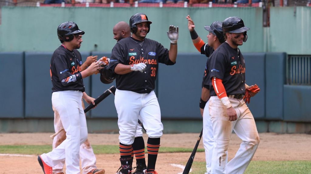  Sultanes, Samaritanos y Monta&ntilde;eses adelantan a finales de secci&oacute;n 