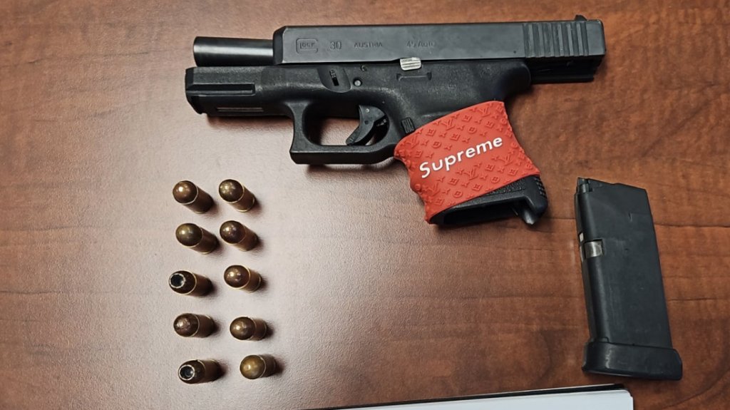  Divisi&oacute;n de Inteligencia San Juan arresta a hombre y le ocupa arma de fuego 