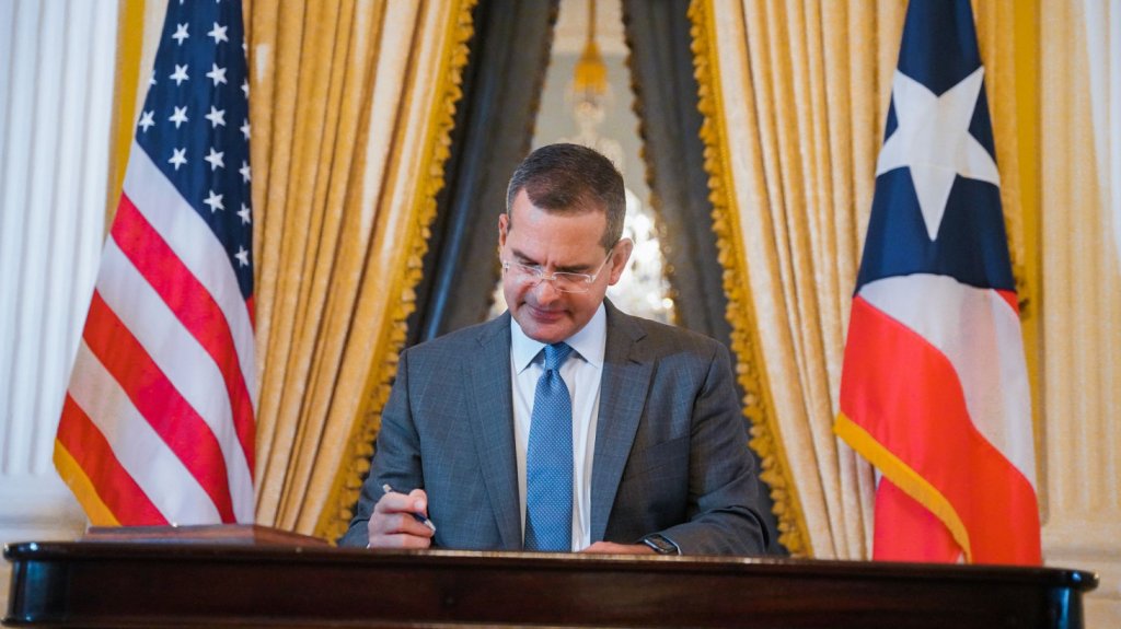  Gobernador firma moratoria a &ldquo;la crudita&rdquo; 