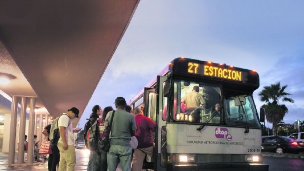  Joven de 17 a&ntilde;os es v&iacute;ctima de robo en guagua de la AMA 