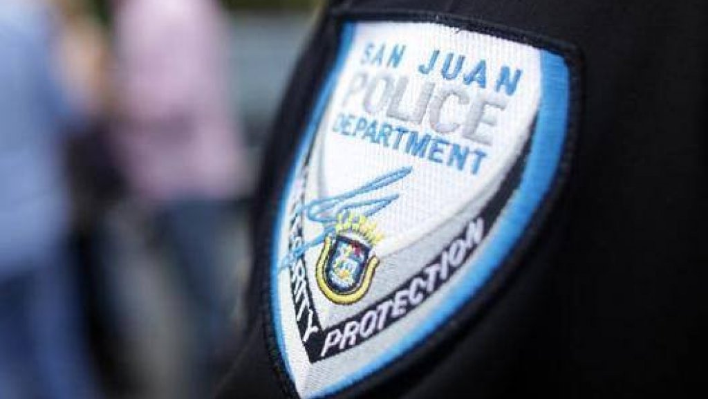  Le dan una pela a polic&iacute;a municipal de San Juan y le roban su &ldquo;motorita&rdquo; Vespa 