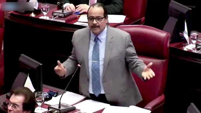 Video: Primer discurso de senador Vargas Vidot" Con el CorazÃ³n no con la memoria"