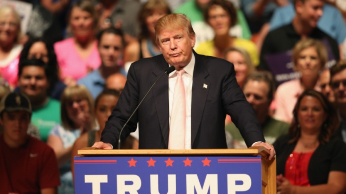 Con otra controversia de por medio, Trump se queda sin su principal asesor polÃ­tico