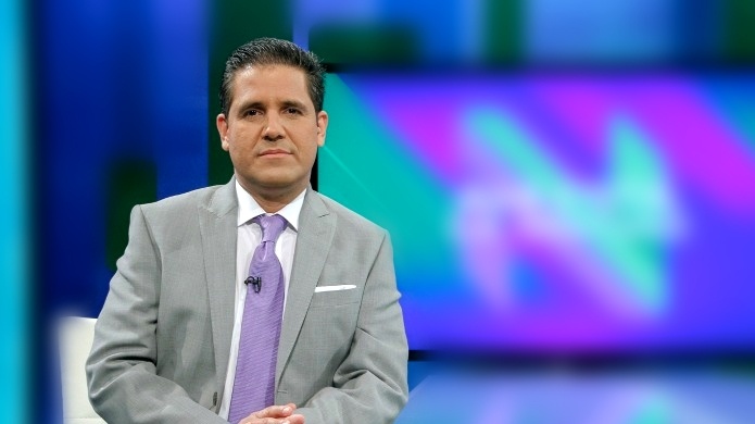 Video: Normando ValentÃ­n pide oraciÃ³n para su hija que sufriÃ³ un serio accidente de motora 