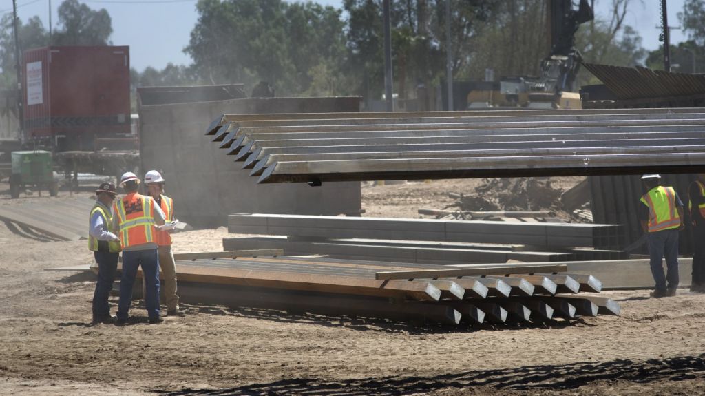  Grupos medioambientales presentan en Texas demanda contra el muro de Trump 