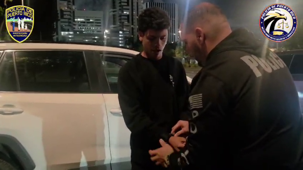  Video del momento en que arrestan a uno que faltan del operativo federal en la Barriada Figueroa 