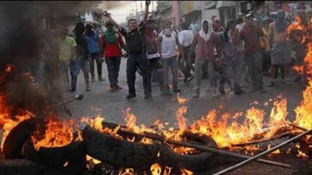  Video: Caos en frontera de Colombia y Venezuela &ldquo;queman ayuda humanitaria&rdquo; varios heridos 