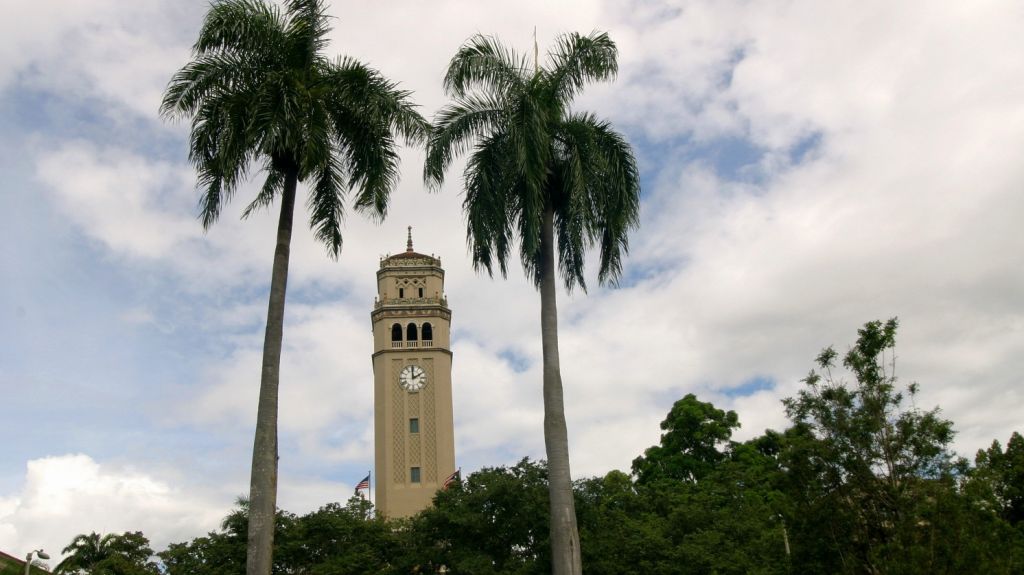  Entra en funciones monitora de seguridad en la Universidad de Puerto Rico 