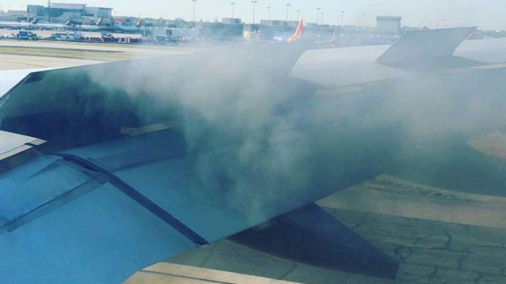  VIDEO: Un avi&oacute;n aterriza de emergencia por el incendio de un motor en Atlanta 