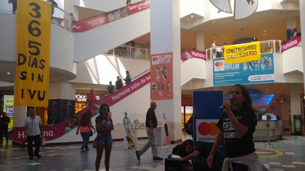  Manifestantes piden 365 d&iacute;as sin IVU en Plaza Las Am&eacute;ricas 