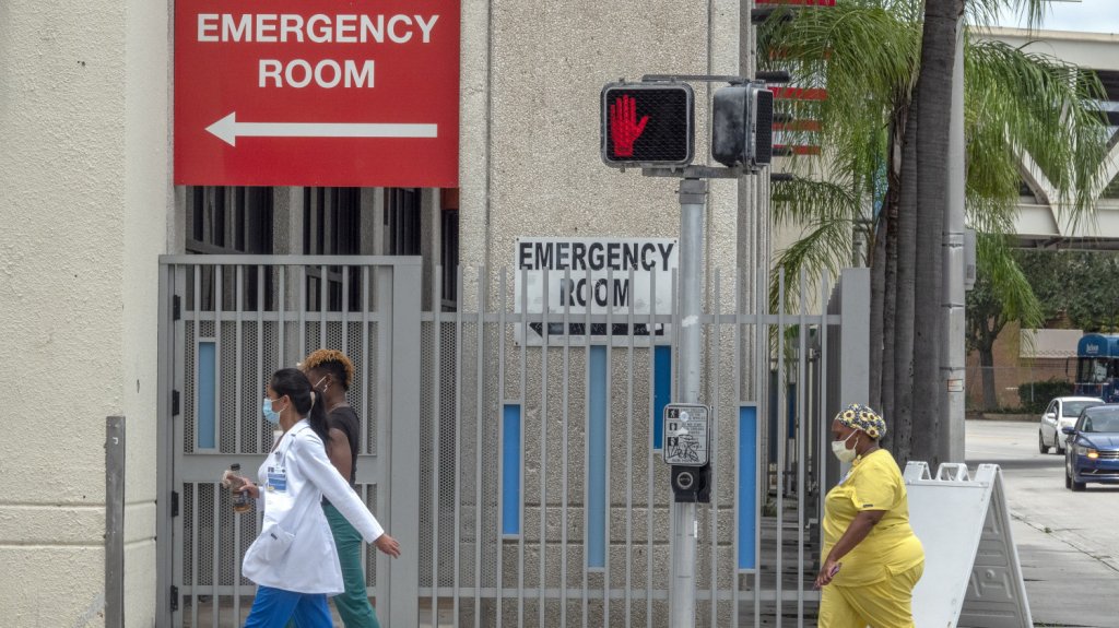  Florida sobrepasa los 600.000 casos de COVID-19 y las 10.000 muertes 