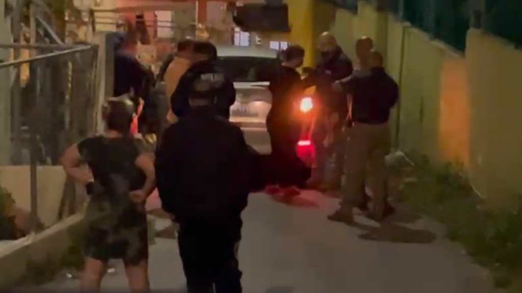  Video de la escena en Camuy donde dos hombres resultaron muertos y uno herido 