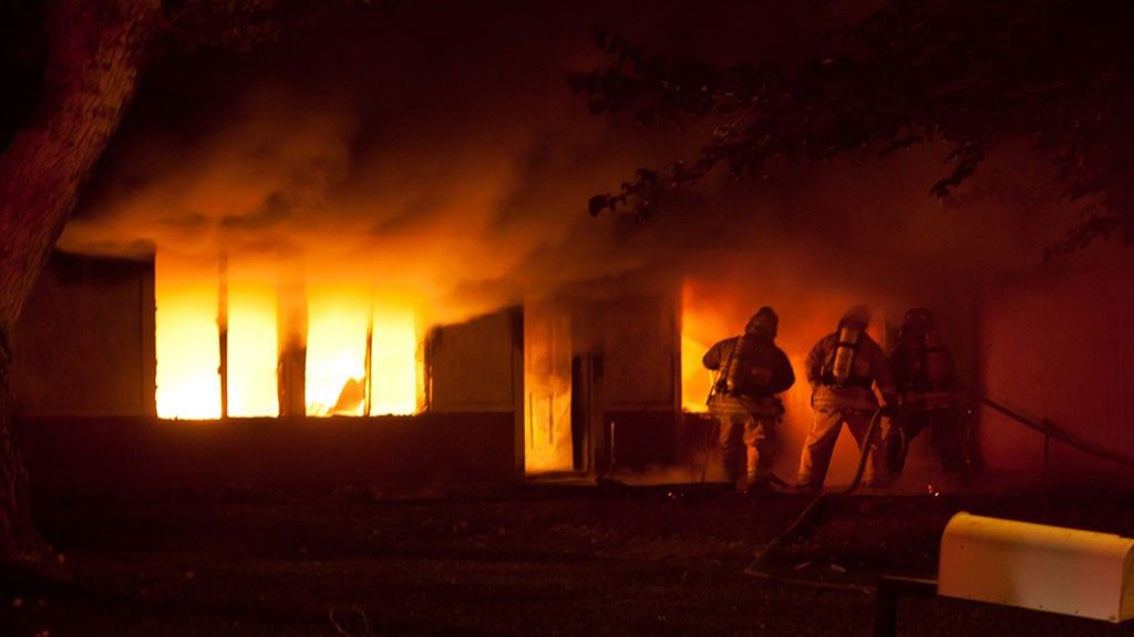  Se quema una casa en Peñuelas 