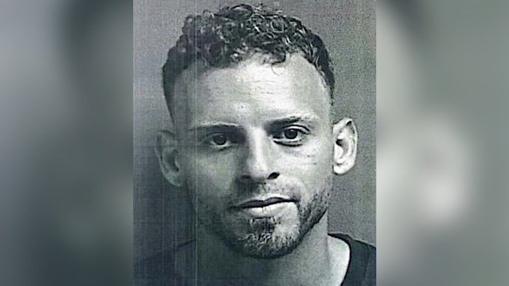  Arrestan a hombre acusado de maltrato psicol&oacute;gico y amenazas de muerte a su pareja 