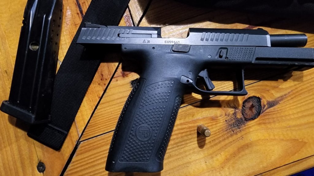  Ocupan arma y drogas en intervenciones a negocios en Quebradillas, Hatillo y Barceloneta 