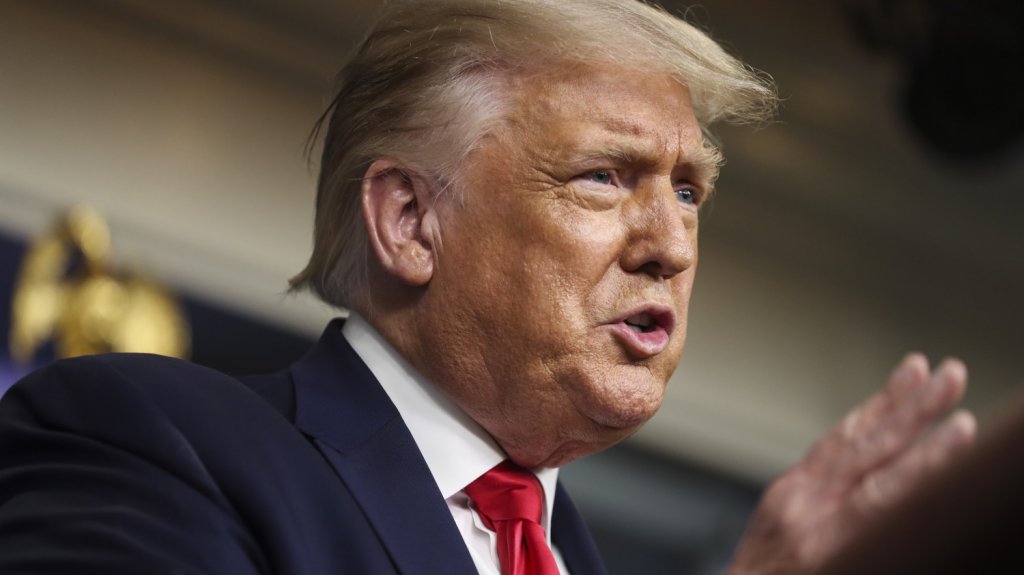  Trump sugiere postergar las elecciones 