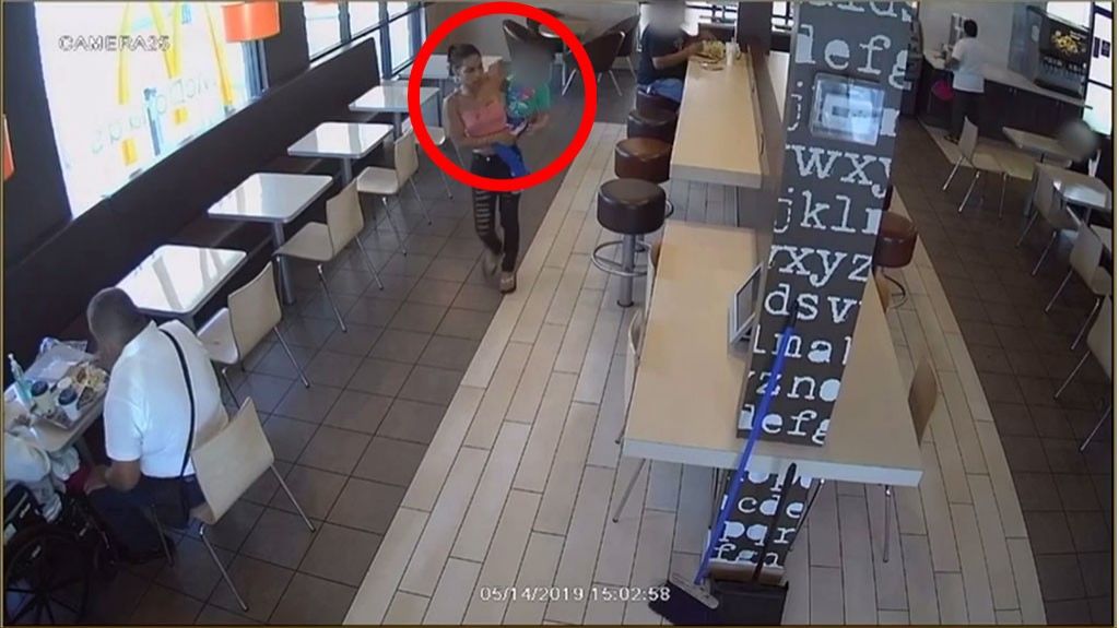  Video: Mujer trata de secuestrar a un ni&ntilde;o de 4 a&ntilde;os en un McDonald's 
