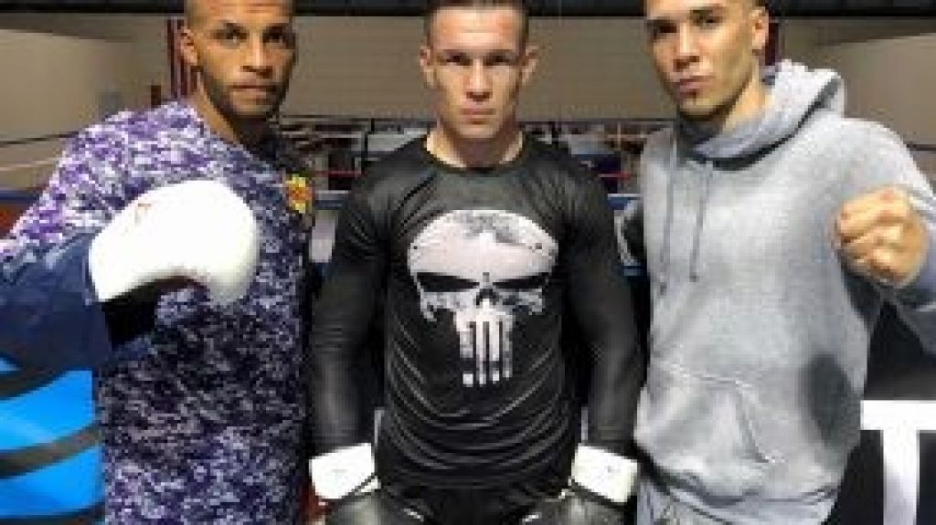  Boxeo/Están que cortan Vélez, Mercado y Bravo 