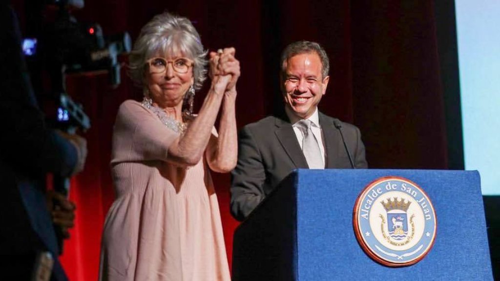  Reconocen a Rita Moreno como hija adoptiva de San Juan y le entregan las llaves de la ciudad 