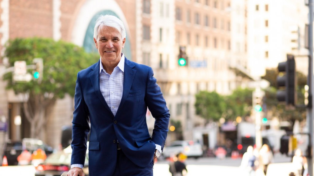  Asume George Gasc&oacute;n, el primer inmigrante en ser fiscal de Los &Aacute;ngeles 