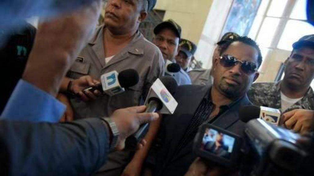  Pistoleros matan a un exteniente de la Policía acusado de matar a más de 30 personas 