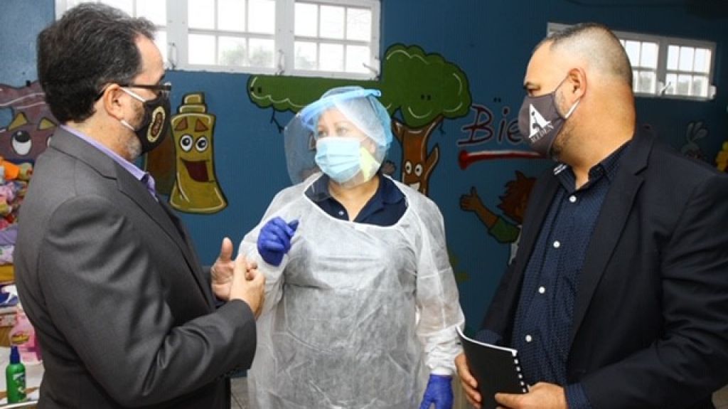  Secretario de la Familia supervisa uso de medidas de seguridad y salud en la apertura de centros de cuido de menores 