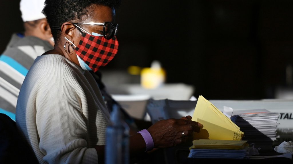  El estado de Georgia realizar&aacute; un nuevo recuento completo de todas las papeletas electorales 