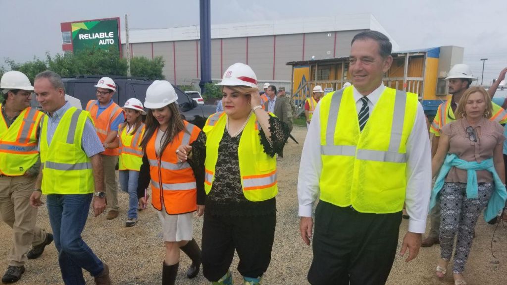  Comisionada residente invita a estudiantes a orientaci&oacute;n para ingresar a academias militares 