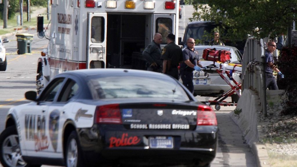  Dos personas en estado cr&iacute;tico tras un tiroteo en una escuela de Indiana 