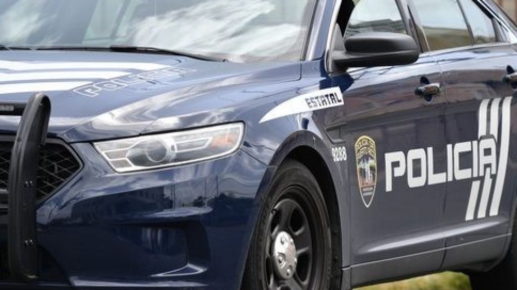  Hurtan auto en urbanizaci&oacute;n Summit Hills en San Juan 