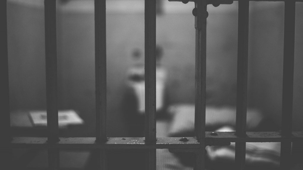  En prisi&oacute;n madre y sujeto que agredi&oacute; a menor en centro comercial de Vega Baja 