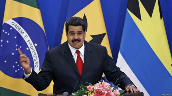 Maduro llega a IrÃ¡n en gira para recuperar los precios del petrÃ³leo