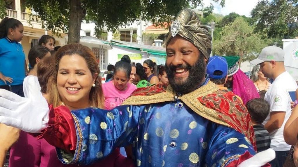 Cientos de personas reciben en Jayuya a los Reyes Magos de Juana DÃ­az