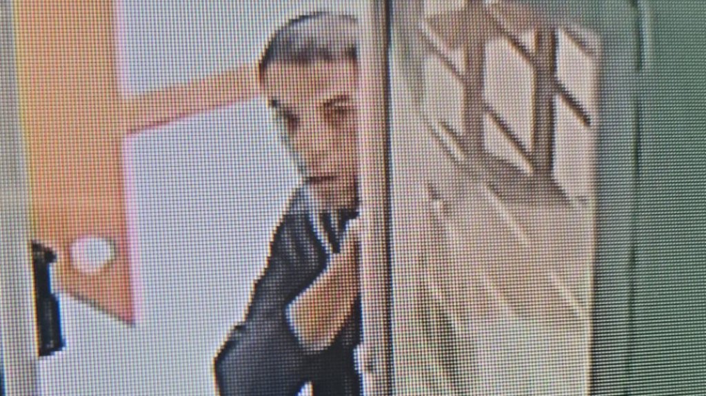  Video: Buscan a este &ldquo;caco&rdquo; que qued&oacute; grabado robando en Caguas 