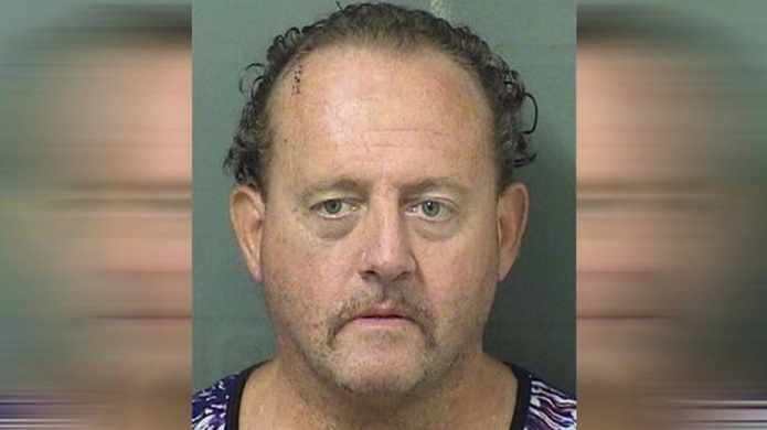 Acusan a hombre de Florida por intentar arruinar la Navidad