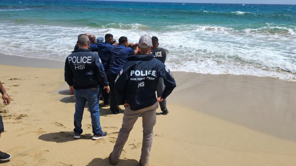  Video: Federales ocupan 45 kilos de droga en playa de Barceloneta 