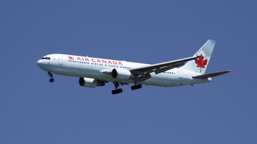  Video: Alarma por un avi&oacute;n de Air Canada que sobrevuela Madrid a baja altura por un fallo t&eacute;cnico 
