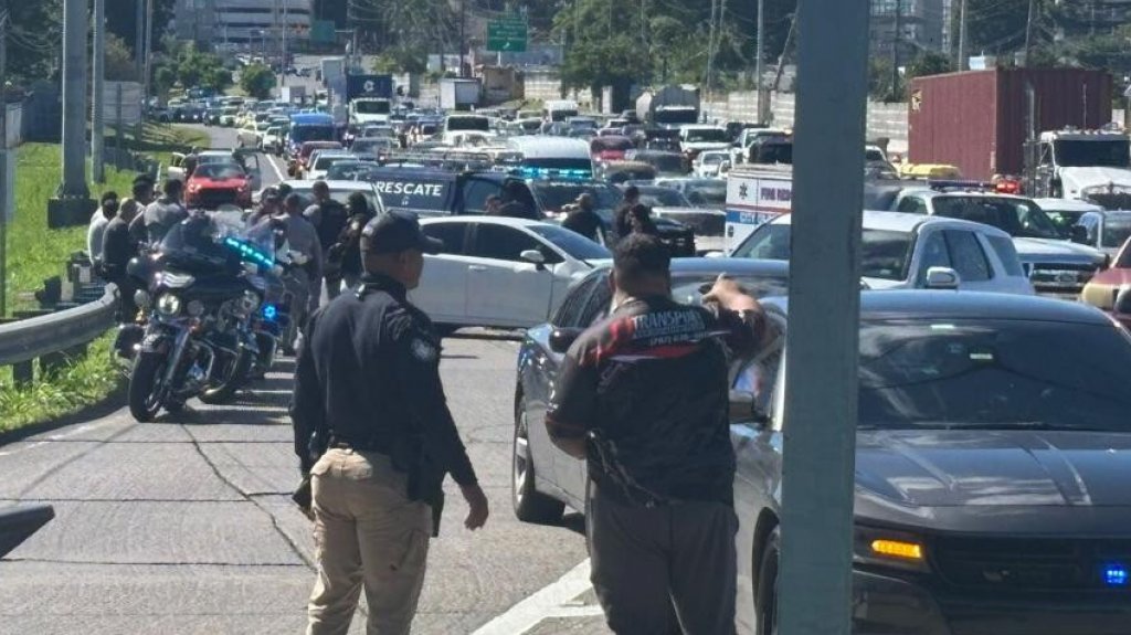  Persecuci&oacute;n en expreso Las Am&eacute;ricas termina en choque y dos arrestados 