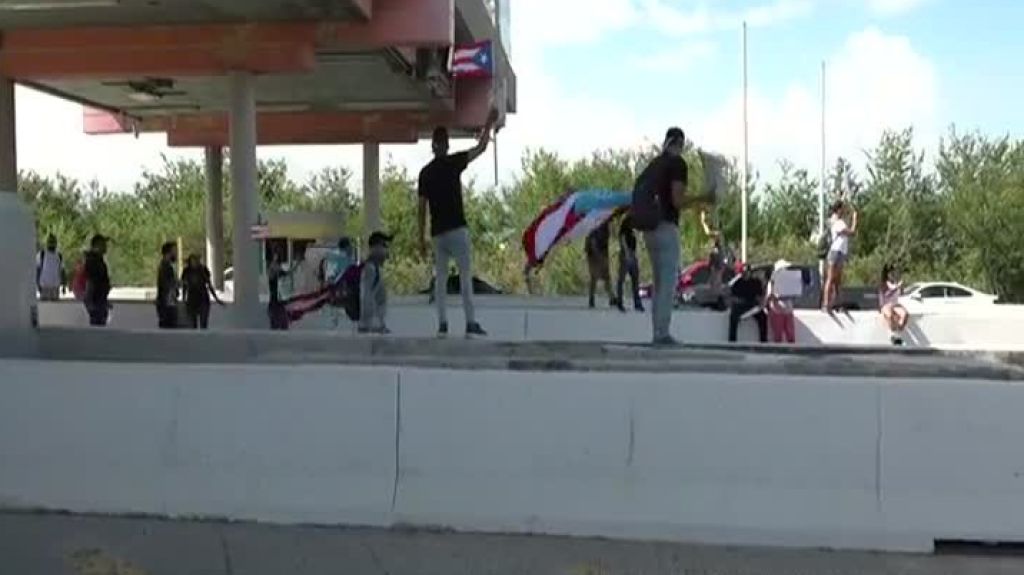  Video: Ciudadanos llegan con protesta al Peaje de Ponce 