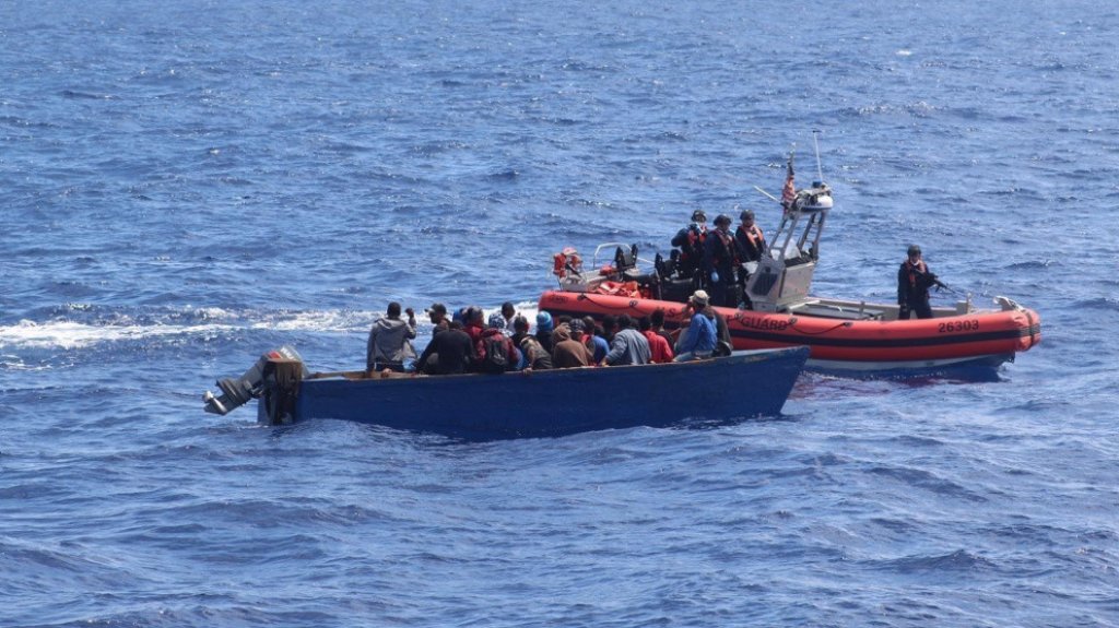  Guardia Costera repatr&iacute;a a 58 migrantes a la Rep&uacute;blica Dominicana tras interceptar 2 viajes ilegales en el Canal de la Mona 